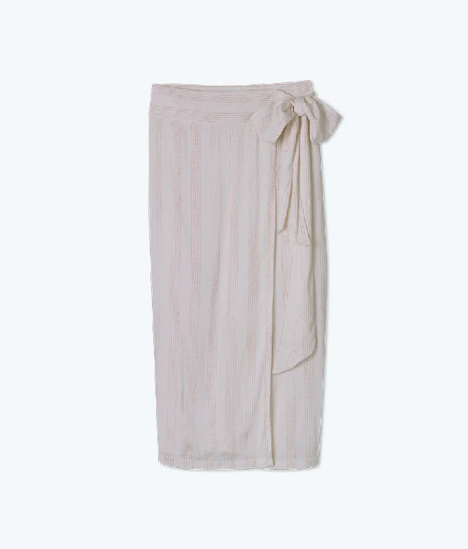 the-easy-breezy-voile-sarong-in-sand-dollar-stripe